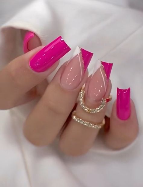 White Pink Gold Nails, Hot Pink Holiday Nails, Pink Nails Design Ideas, 2025 Nails, Elegant Touch Nails, Nails Yellow, Subtle Nails, Fancy Nails Designs, Work Nails