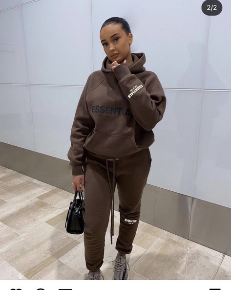 Womens Tracksuit Outfit, Sweatpants Outfit Black, Tracksuit Outfit Women, Sweat Suits Outfits, Cute Sweats, Tracksuit Outfit, Chill Outfits, Cute Comfy Outfits, Hoodie Outfit