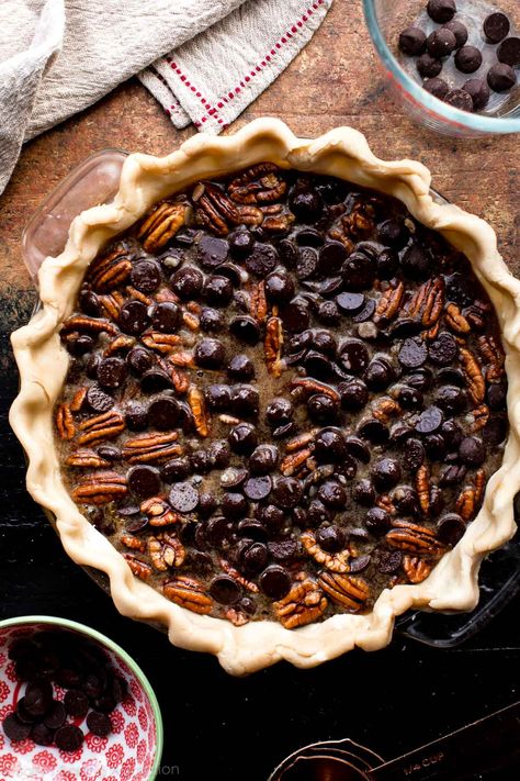 Dark Chocolate Deserts, Dark Chocolate Pecan Pie, Chocolate Thanksgiving Desserts, Pecan Chocolate Pie, Pecan Pie Chocolate, Thanksgiving Chocolate Desserts, Chocolate Pecan Pie Recipe, Thanksgiving Dessert Table, Dark Chocolate Desserts