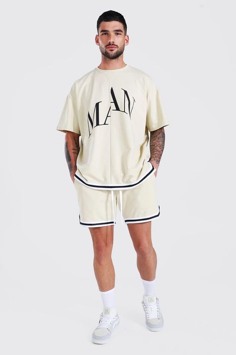 Basketball Fashion, Streetwear Ideas, Clothes Embroidery Diy, Shirt Design Inspiration, Black Femininity, Upgrade Your Look, T Shirt Oversize, Embroidery On Clothes, T Shirt Oversized