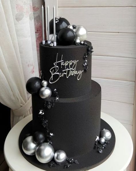 Birthday Cakes 22 Years Old, All Black Birthday Cake For Women, Sweet 16 Cakes Black And Silver, Black Birthday Decoration Ideas, 30 Year Old Birthday Cake, Cake Decorating For Boys, Black 18th Birthday Cake, Black Cakes Birthday, Cake For 18th Birthday Boy