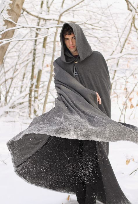 Cape Flowing Reference, Man In Cloak, Cloak Outfit, Study Outfit, Medieval Cloak, Wizard Costume, Snow Men, Long Coat Men, Wrinkled Clothes