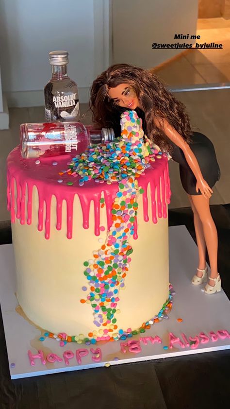 21st Birthday Cake Barbie Funny, Drunk Barbie Birthday Party, Trashy Barbie Cake, Birthday Cake Baddie, Baddie Birthday Cake, It's My Birthday Instagram, Birthday Baddie, Drunk Barbie Cake, 21st Birthday Girl