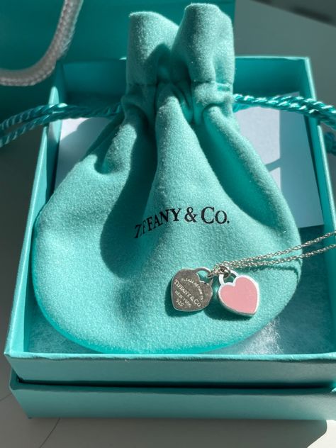 Tiffany Co Necklace, Tiffany Return To Tiffany Necklace, Tiffany And Co Return To Tiffany, Return To Tiffany Necklace Aesthetic, Tiffany And Co Necklace Heart, Return To Tiffany Necklace Pink, Pink Tiffany Necklace, Tiffinays Necklace, Tiffany Pink Necklace