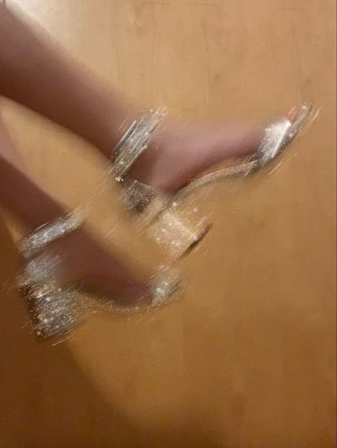 Sparkly Pumps, Heels Aesthetic, Sparkly Shoes, Rich Girl Aesthetic, Sparkly Heels, Gold Aesthetic, Bow Heels, Sparkly Dress, Rich Girl