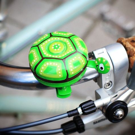 Painted Bike, Aesthetic Bike, Types Of Weather, Bicycle Paint Job, Paint Bike, Motos Vintage, Bike Bell, Bicycle Painting, Bicycle Helmets