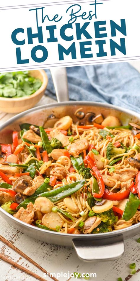 Chicken Lo Mein is a dinner that your whole family will fall in love with. Made with the best sauce, chicken, lots of vegetables, and noodles, this is a recipe you can come back to over and over. Veggie Lo Mein, Chicken Lo Mein Recipe, Chicken Lo Mein, Lo Mein Recipes, Chinese Cooking Recipes, Sauce Chicken, Lo Mein, Easy Pork, Recipe Chicken