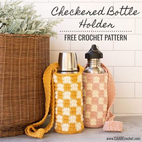 Water Bottle Carrier Crochet Pattern, Crocheted Checkered Bag, Crochet Bottle Bag Free Pattern, Crochet Water Bottle Holder Free Pattern, Crochet Bottle Holder Pattern, Free Bag Crochet Patterns, Free Crochet Pattern Bag, Bottle Crochet Bag, Bags Crochet Pattern Free