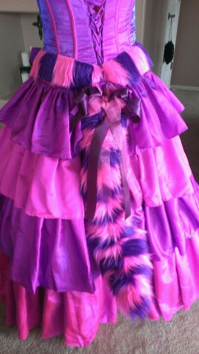 My Cheshire cat cosplay Cheshire Cat Dress, Cheshire Cat Cosplay, Cheshire Cat Halloween, Cheshire Cat Costume, Mad Hatter Costume, Cat Cosplay, Alice In Wonderland Costume, Wonderland Costumes, Cat Halloween Costume