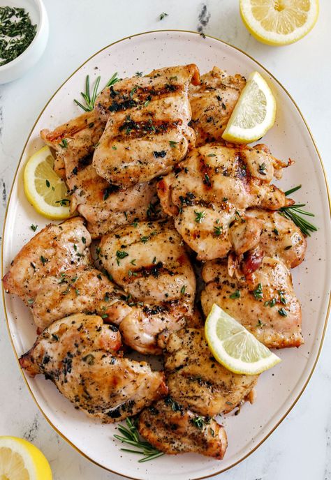 Lemon Herb Grilled Chicken - Eat Yourself Skinny Grilled Lemon Chicken, Grilled Chicken Recipes Easy, Lemon Herb Chicken, Clean Eating Chicken, Poultry Dishes, Lemon Chicken Recipe, Grilled Chicken Thighs, Chicken Eating, Herb Chicken