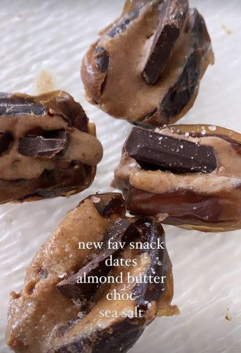 Easy At Home Sweet Treats, Healthy Dessert Aesthetic, Meal Prep Boxes, Stuffed Dates, Quick Snack, Snacks Saludables, Läcker Mat, Healthy Lifestyle Food, Healthy Sweets Recipes