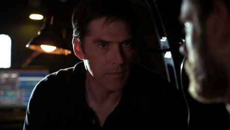 Aaron Hotchner Fan Art, Aaron Hotchner Cute, Aaron Hotchner Imagine, Aaron Hotchner Gif, Aaron Hotchner And Emily Prentiss, Aaron Hotchner, Thomas Gibson, Crimal Minds, Gibson