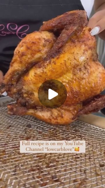 🥑Keto_sarah_🥗 on Instagram: "HOMEMADE ROTISSERIE CHICKEN!! 🍗 🤤

Let me know if you want to see a garlic herb flavor next! ⬇️

Full step by step video is on my YouTube Channel “Lowcarblove” or click the link in my bio! 🥳

Save this and share with friends and family!

All you need is:
Whole chicken
Butter
Avocado oil
Salt/pepper
Garlic powder
Onion powder
Oregano
Italian seasoning
Paprika

That’s it! This chicken came out so juicy and delicious!! It was SOO easy to make! 💯
___" Roasting A Turkey, Jerk Turkey, Fried Turkey Recipes, Spatchcock Chicken, Fried Turkey, Rule Of Thumb, Bacon Grease, Garlic Herb, Oven Roast