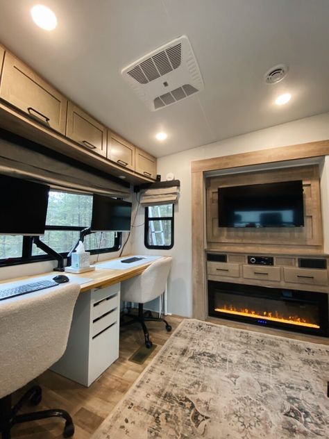 7 RV Desk Ideas: Inspiration for Your RV Office | RV Inspiration Trailer Office Ideas, Camper Office Space, Rv Home Office, Rv Gaming Setup, Desk In Rv, Rv Office Ideas, Camper Office Ideas, Rv Workspace, Rv Office Space Ideas