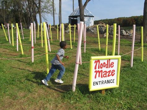 Backyard Maze Diy, Fall Festival Maze Ideas, Fall Festival Maze, Diy Maze, Pumpkin Patch Games, Haunted Trail Ideas, Fall Festival Activities, Fall Festival Party, School Fall Festival