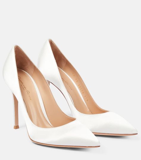 Alexander Mcqueen Dresses, Rossi Shoes, Sparkly Heels, Pearl And Diamond Earrings, White Pumps, White Heels, Signature Design, High Heel Pumps, Gianvito Rossi