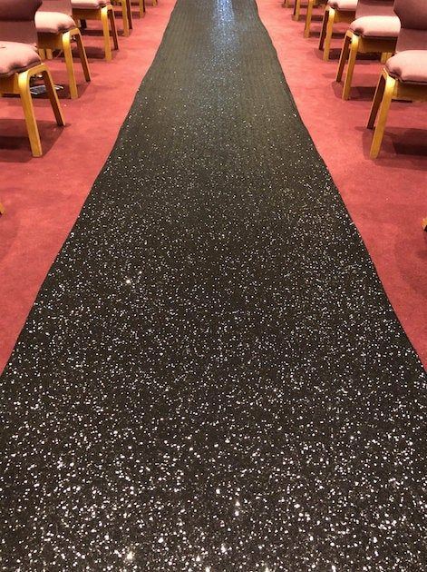 Glam Wedding Ceremony, Runner Wedding Aisle, Glitz Wedding, Black And White Tablecloth, Wedding Aisle Runner, Gold Tablecloth, Mexican Table Runner, Aisle Runner Wedding, Striped Tablecloths