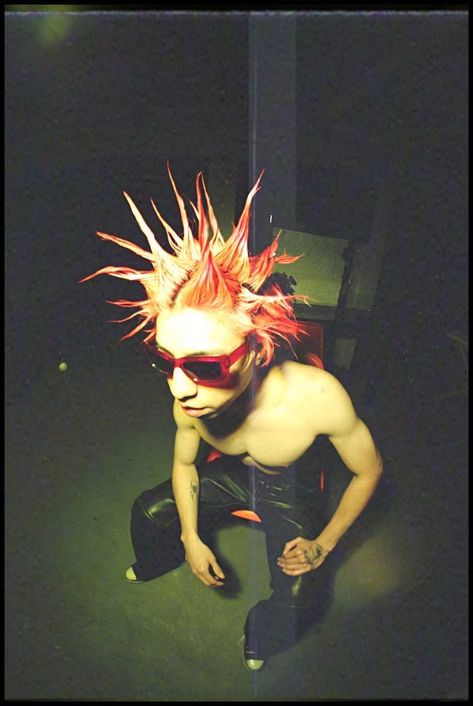 Punk Photoshoot, Spikey Hair, Y2k Photoshoot, Markers Drawing Ideas, Art Cyberpunk, Band Photography, Graphic Arts Illustration, Punk Hair, Figure Poses