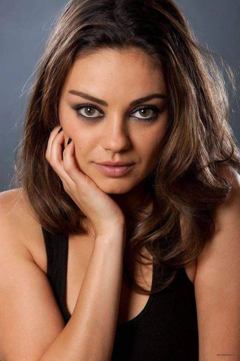 Mila Kunis Photoshoot, Dior Photoshoot, Modern Suits, Glamorous Outfits, Timeless Chic, Mila Kunis, Couture Gowns, Classic Elegance, True Beauty