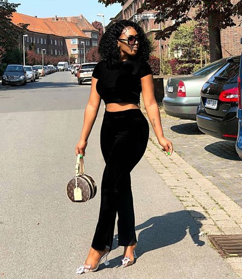 Your Fashion Assistant on Instagram: “Gorgeous ❤ DM to grow your followers...DM for cheap advert rate . Dress up Inspo @lookbookdivine” Full Black Outfit Classy, Professional Hairstyles Women, Business Professional Hairstyles Women, Business Professional Hairstyles, Black Outfit Classy, Full Black Outfit, Fashion Assistant, Full Lace Wig Human Hair, Kaftan Designs