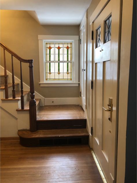 Hallway Window Ideas, Hallway Window, Glass Hallway, Window Stairs, Entryway Stairs, House Details, Stained Glass Ideas, Stained Glass Window, Leaded Glass