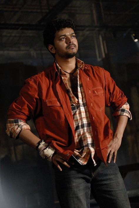 Pokiri Movie Images Hd, Thalapathy Wallpaper, Sparrow Wallpaper, Jack Sparrow Wallpaper, Joseph Vijay, Vijay Actor Hd Images, Famous Indian Actors, Male Portrait Poses, Action Movie Poster