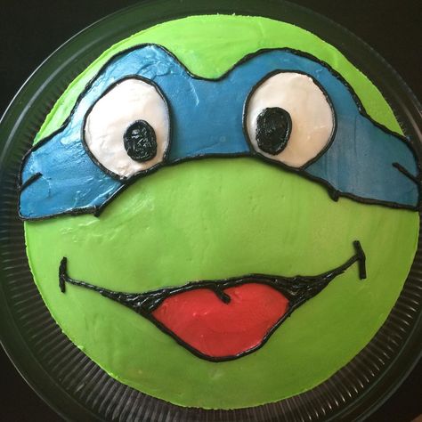 Teenage Mutant Ninja Turtle Cake Instagram: @poshkristen Ninja Turtle Cake Diy, Ninja Turtle Cake Ideas, Ninja Turtle Birthday Cake, Cake Nature, Teenage Mutant Ninja Turtle Cake, Ninja Cake, Cake Instagram, Ninja Turtles Birthday Party, Ninja Turtle Cake