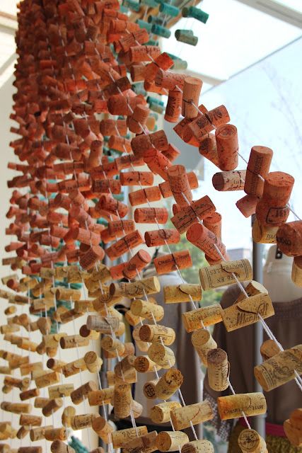 Wine Store Design, Anthropologie Display, Wine Cork Projects, Wine Cork Art, Junk Yard, Garland Diy, Cork Art, Wine Craft, Wine Cork Crafts