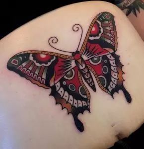 Traditional Back Tattoo, Traditional Moth Tattoo, Traditional Tattoo Woman, Traditional Butterfly Tattoo, Nature Tattoo Ideas, American Traditional Tattoos, Cool Nature, Traditional Tattoo Inspiration, Traditional Style Tattoo