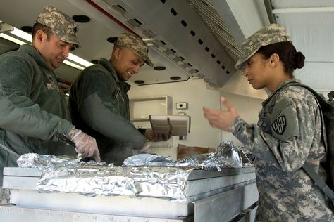 CAMP SMITH TRAINING SITE, Cortlandt Manor, N.Y. - For 200 New York Army National Guard Soldiers of the 369th Sustainment Brigade their meal of roast pork, black-eyed peas, salad, mashed potatoes and Peas Salad, Military Food, Pork Roast Recipes, Cooking Competition, State Foods, Roast Pork, Army National Guard, Black Eyed, Angel Food