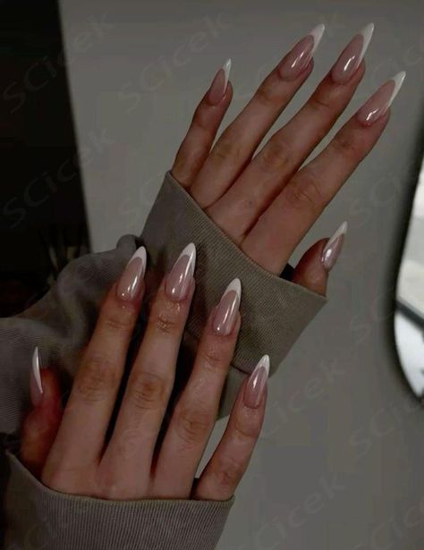 Nails inspo Uñas Color Cafe, Elegant Almond Nails, Trendy Almond Nails, Classy Acrylic Nails, Upgrade Your Look, Nagel Inspo, Elegant Nails, Dream Nails, Classy Nails