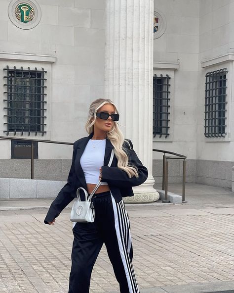 All Posts • Instagram Activewear Fashion, Blazer Outfits, S Models, Stripes Design, Fall Fashion, Track Pants, Autumn Fashion, Active Wear, Style Inspiration