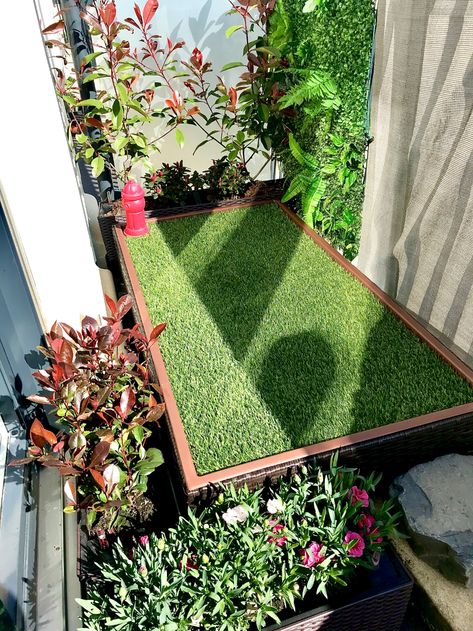 Pet Patio Apartment, Dog Potty Balcony Ideas, Dog Area On Balcony, Potty Area For Dogs Apartment, Dog Toilet Balcony, Balcony Potty Area For Dogs, Dog Friendly Patio Apartment, Balcony Ideas Apartment Dog, Dog Potty Area Balcony