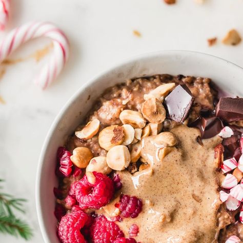 Vegan Nutella Peppermint Oatmeal | My Berry Forest Nutella Oatmeal, Vintage Fitness, Plant Based Recipes Breakfast, Vegan Nutella, Vegan Oatmeal, Hazelnut Butter, Oatmeal Recipe, Plant Based Breakfast, Holiday Breakfast