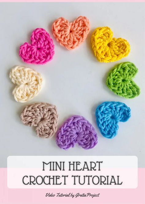 Crochet Heart Apliques, Home Ec Sewing Projects, Crochet Mini Heart Pattern, Crochet Heart Tutorial Video, Crochet Mini Heart Free Pattern, Mini Flowers Crochet, How To Crochet A Heart For Beginners, Crochet Heart Video, Crochet Mini Flowers Free Pattern