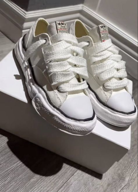 Mason Mihara Shoes, Mihara Yasuhiro Shoes Outfit, Mihara Yasuhiro Shoes, Mihara Shoes, White Fashion Sneakers, Pretty Sneakers, Trendy Shoes Sneakers, Pretty Shoes Sneakers, Kicks Shoes