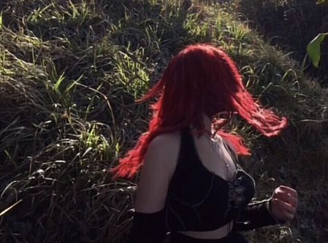 Girl With Red Hair Aesthetic, Emily Fitch, Bryce Quinlan, Cherry Red Hair, Red Hair Inspo, Dyed Red Hair, Dark Red Hair, Girls With Red Hair, Dye My Hair