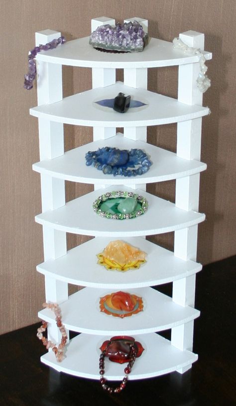 How To Display Your Crystals, Chakra Shelf, Chakra Shelves, Crystal Display Ideas Diy, Crystal Room Aesthetic, Decor With Crystals, Magic Shelf, Reiki Room Decor, Glamour Home Decor