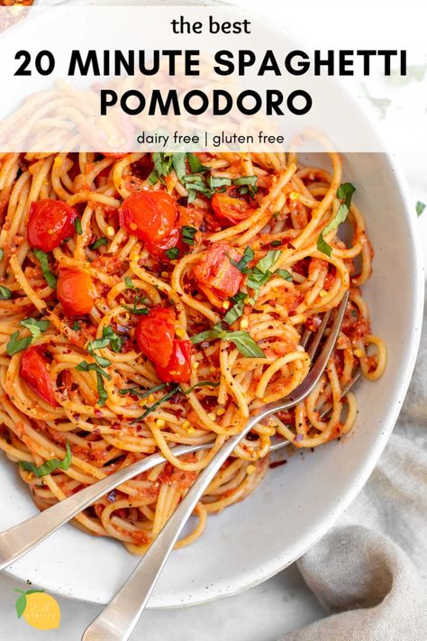 Dairy Free Spaghetti Recipes, Pasta With Crushed Tomatoes, Healthy Tomato Pasta Recipes, Crushed Tomato Pasta, Red Spaghetti Recipes, Veggie Spaghetti Recipes, Pomadora Sauce, Vegan Spaghetti Recipes, Dairy Free Spaghetti