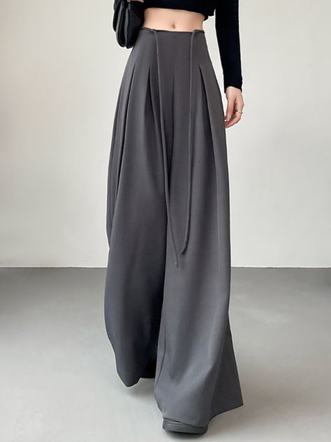 Pant Ideas For Women, Women Pants Design Trousers, Flare Cargo Pants, Wide Leg Pleated Pants, Comfy Trousers, Women Dresses Classy, Striped Wide Leg Pants, Wide Leg Dress Pants, Wide Trousers