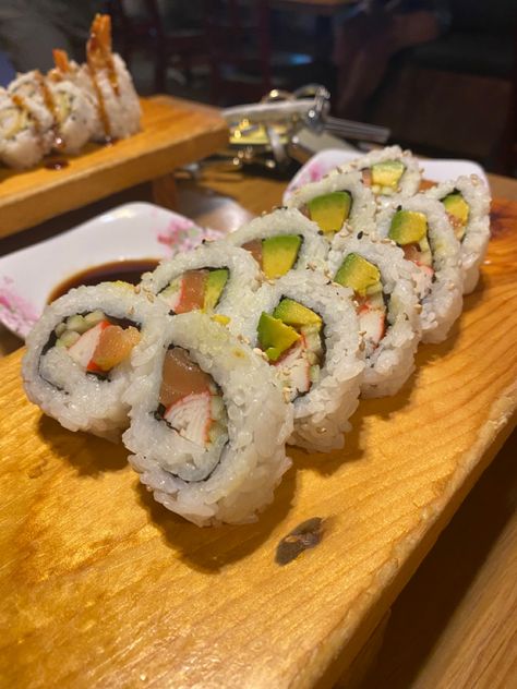 9/10 #sushi #yummy #food Alaska Roll, Stacked Sushi, Alaska Roll Sushi, Sushi Grade Salmon, Sugarfish Sushi, Salmon Aburi Sushi, Good Eats, Rolls, Pasta