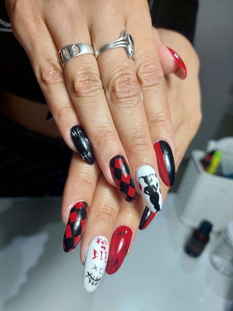 #trendy nails #elegant nails #october nails #spooky nails #autumn nails Harley Quinn Nail Ideas, Harley Quinn Inspired Nails, Joker And Harley Quinn Nails, Harley Quinn Nails Acrylic, Harlequin Nails, Harley Quinn Nails Designs, Harley Quinn Nail Art, Joker Nails Designs, Harley Nails