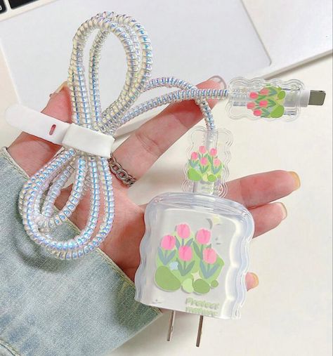 Heart Airpods, Case Iphone Couple, Diy Wall Hanging Yarn, Cute Airpods Case, Apple Watch Hacks, Charger Cover, Airpods Pro 2 Case, Watches Women Simple, Charger Protector