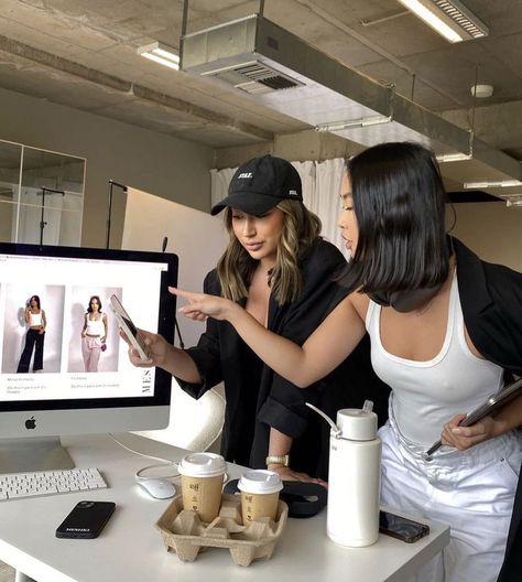 Fashion Dream Job, Business Vision Board, Career Vision Board, Career Fashion, Future Jobs, Life Vision Board, Life Vision, Fashion Marketing, Future Lifestyle