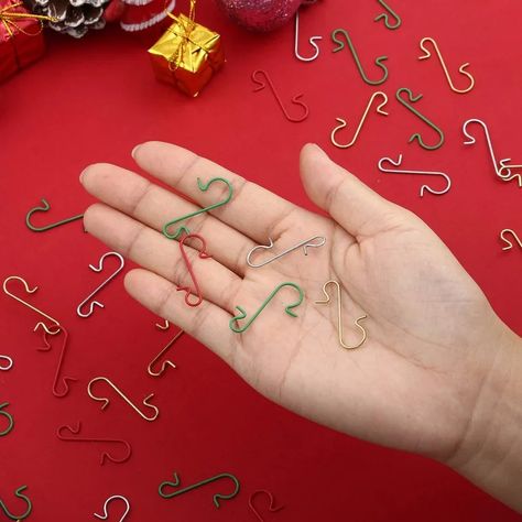 50 Pcs Christmas Ornament Metal S-Shaped Hooks Holders Christmas Tree Ball Pendant Hanging Home Traditional Christmas Ornaments, Green Xmas, Christmas Hanging Decorations, Christmas Ornaments Gifts, Ornament Hooks, Decorative Hooks, Christmas Charms, Ball Pendant, Free Christmas