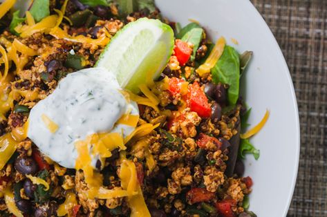 Our Southwest taco bowl has lots of veggies and lots of protein and is perfect for a post-exercise meal. Mayo Diet Recipes, Atlantic Diet, Mayo Clinic Diet Recipes, Mayo Clinic Recipes, Healthy Super Bowl Recipes, Southwest Tacos, Mayo Diet, Healthy Super Bowl, Mayo Clinic Diet