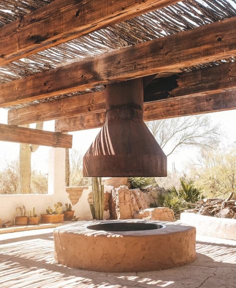 Ultimate Guide to the Desert: Posada by The Joshua Tree House | Anita Yokota | Modern desert style Arizona home. #modernhome #southweststyle Sedona Home Decor, Desert Home Aesthetic, Desert Interior, Desert Cabin, Desert Ranch, Joshua Tree House, Hummingbird House, The Joshua Tree, Park Ideas