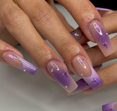 Acrylic Nails Dark Purple Design, Aesthetic Purple Acrylic Nails, Nails Ideas Purple Lavender, Dark Pink And Purple Nails, Airbrush Purple Nails, Euphoria Nails Inspiration, Nails Purple Light, Trendy Nails Lavender, 15 Nails Ideas Purple