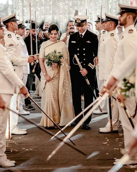 Army Wedding Pictures, Navy Couple, Army Wedding, Business Woman Quotes, Army Couple, Business Woman Successful, Army Girlfriend Pictures, Romantic Photoshoot, Navy Wife