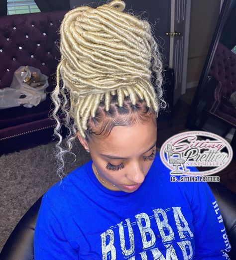 Faux Locs Black Women, Blonde Faux Locs, Box Dreads, Afro Dreads, Locs Black Women, Faux Loc, Loc Hairstyles, Braiding Styles, Faux Locs Hairstyles